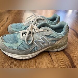 New Balance Women's Light Blue Sneakers
